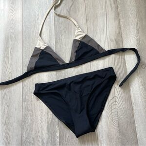 Iodus Swim Bikini NWOT triangle halter high rise womens Black (size 6) vacation